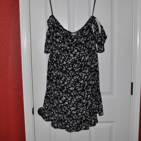 Mossimo Supply Co. Dresses & Skirts - NEW Off the Shoulder Tiered Ruffle Dress NWT [A9]